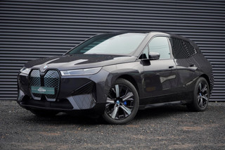 BMW iX xDrive40 Excellence 77 kWh / M-Sportpakket / Pano / Trekhaak