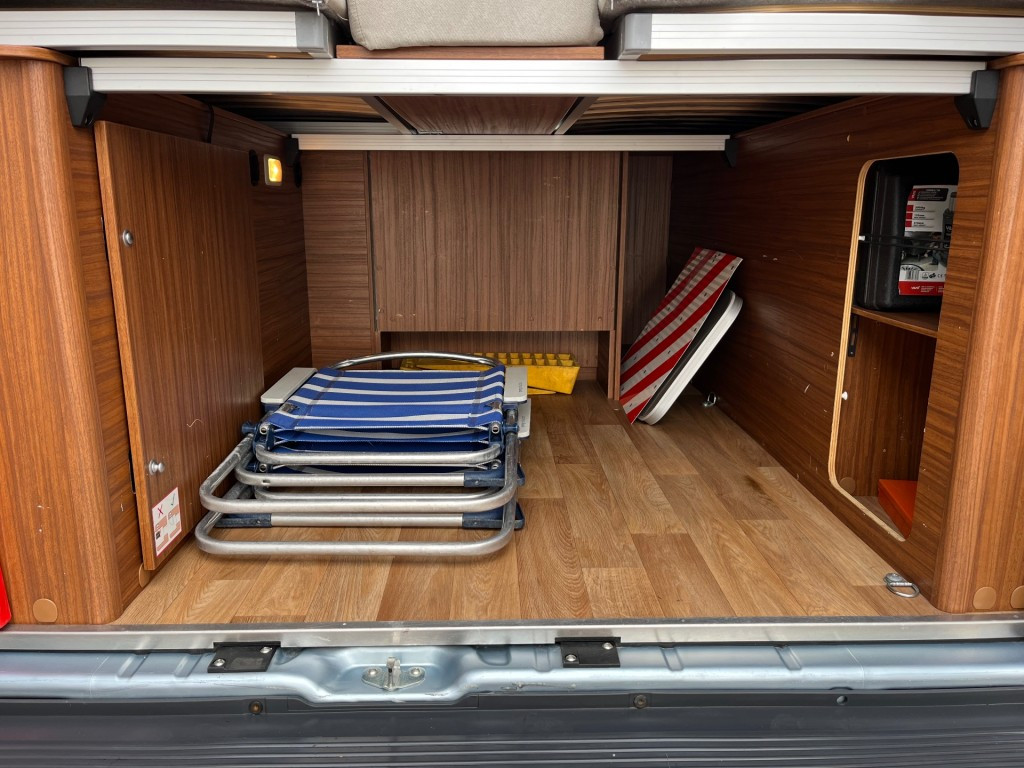 Hoofdafbeelding Pössl Globecar 640 Enkele Bedden Zopnnepaneel