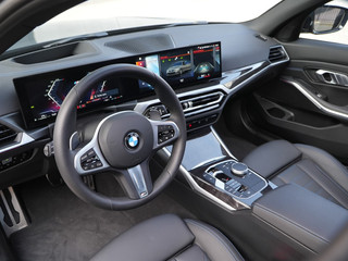 BMW 3 Serie BMW 3 Serie Touring M340i xDrive M-Sport | Pano | Leder | HUD | HiFi | 19