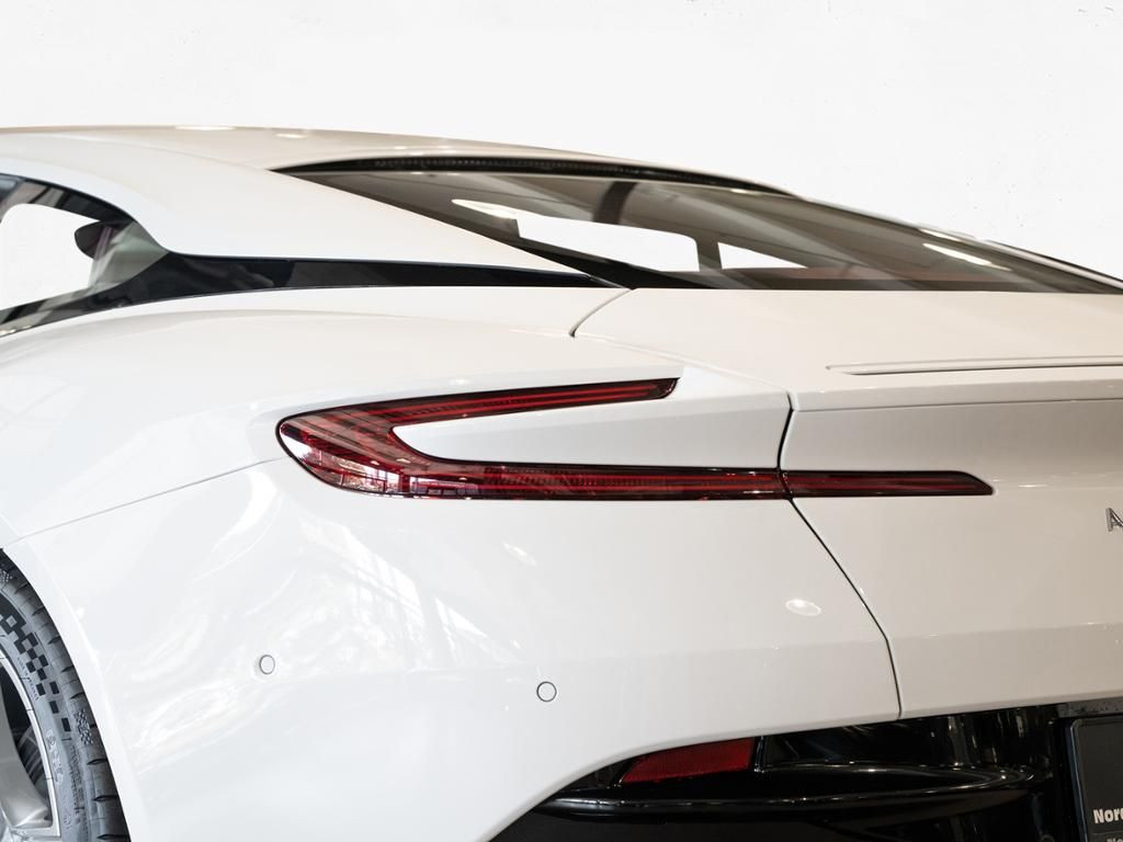 Aston Martin-DB12-image-21