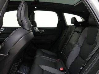 Volvo XC60 Volvo XC60 T6 AWD Ultimate Dark | Luchtvering | Trekhaak | 360° Camera | - afbeelding nr 8
