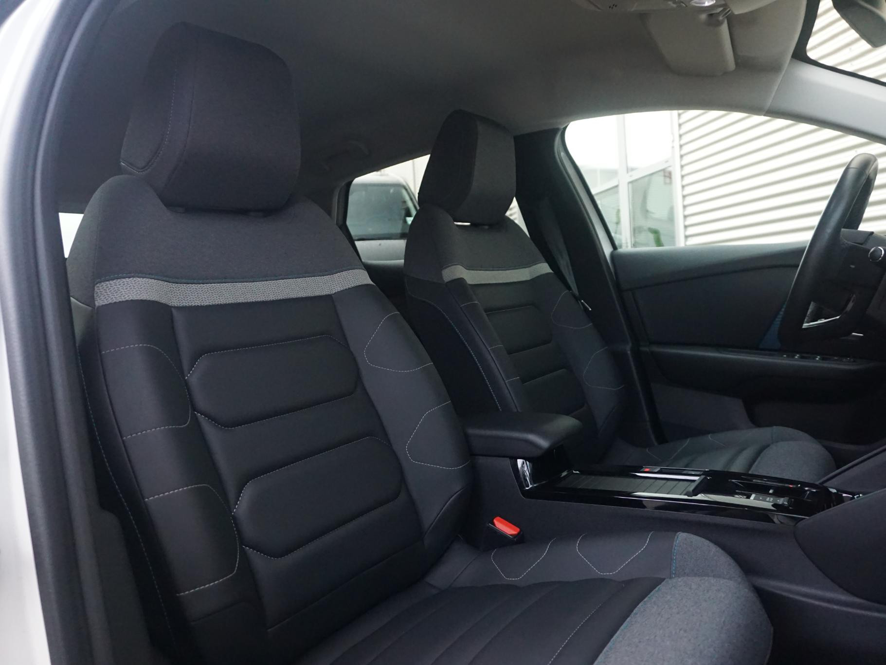 Hoofdafbeelding Citroën ë-C4