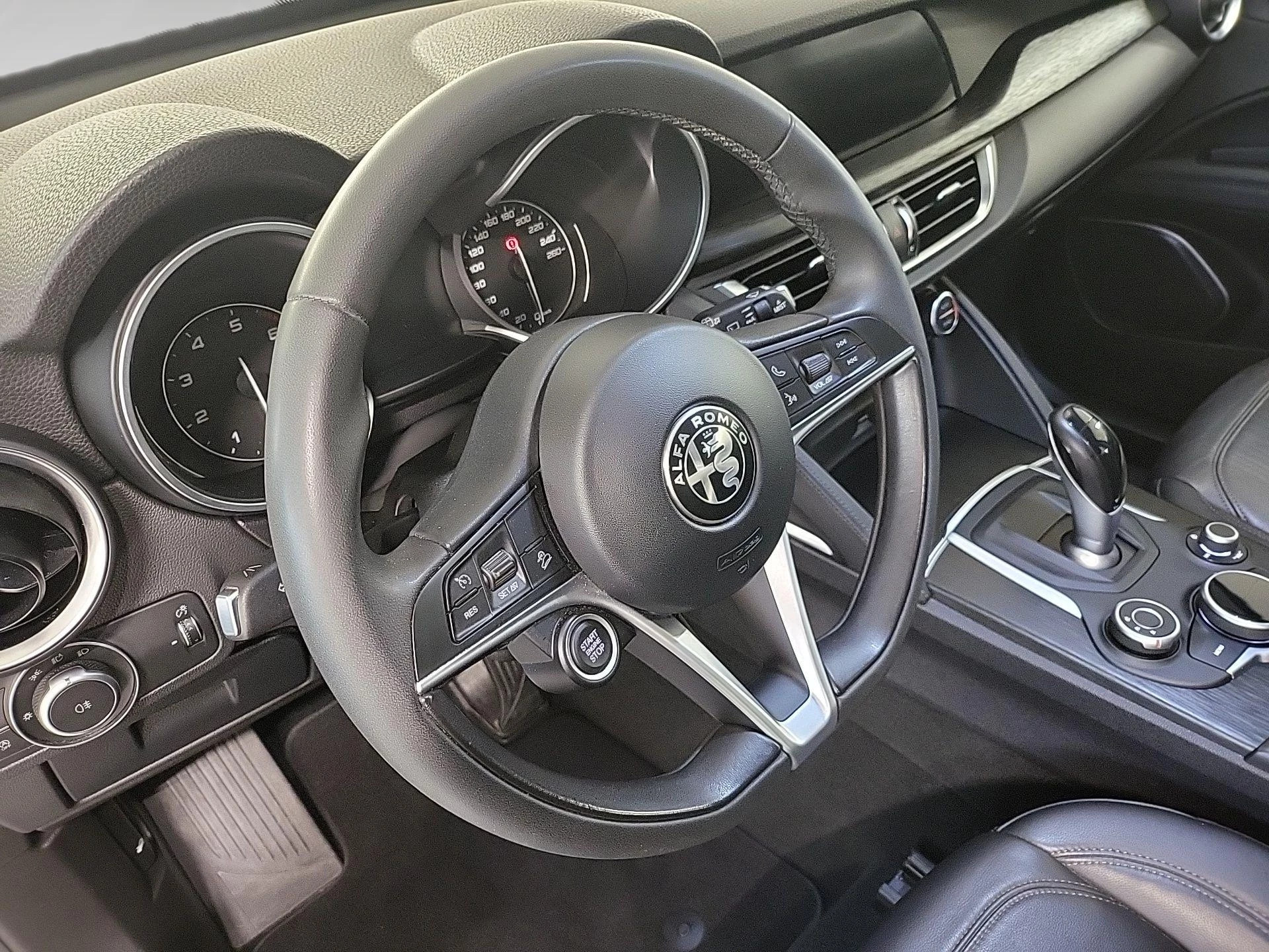 Alfa Romeo-Stelvio-image-2