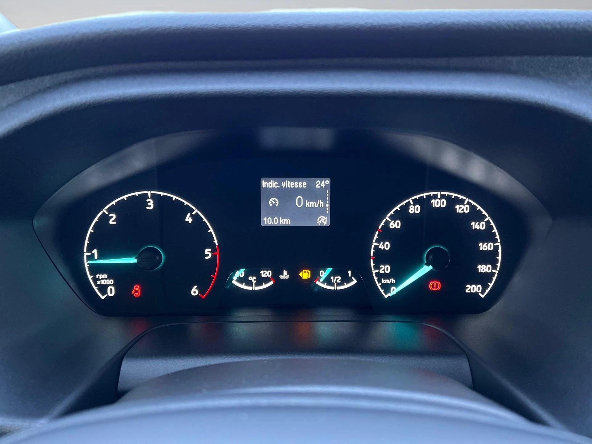 Ford-Transit Custom-image-1