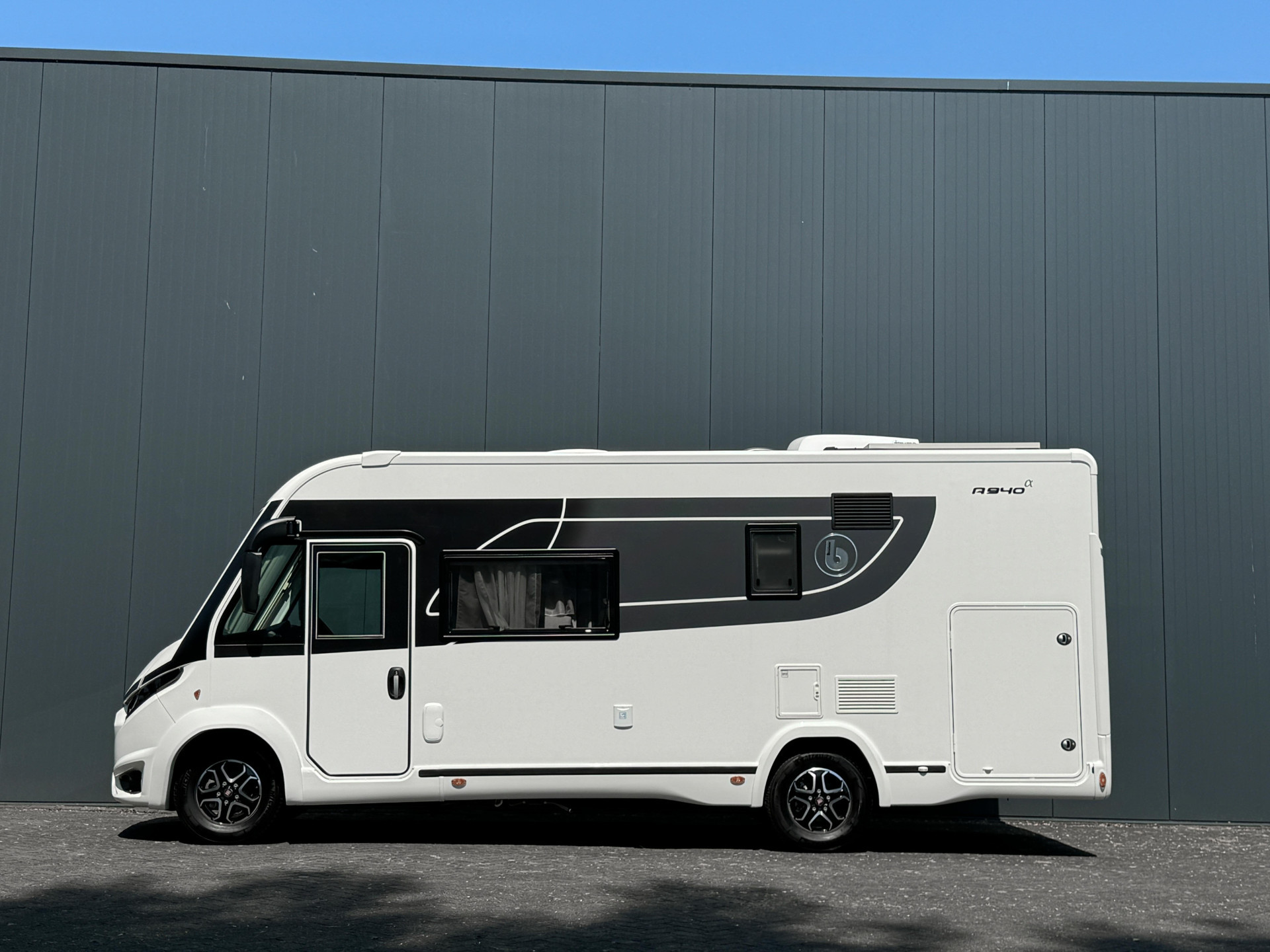 Hoofdafbeelding Benimar Amphitryon