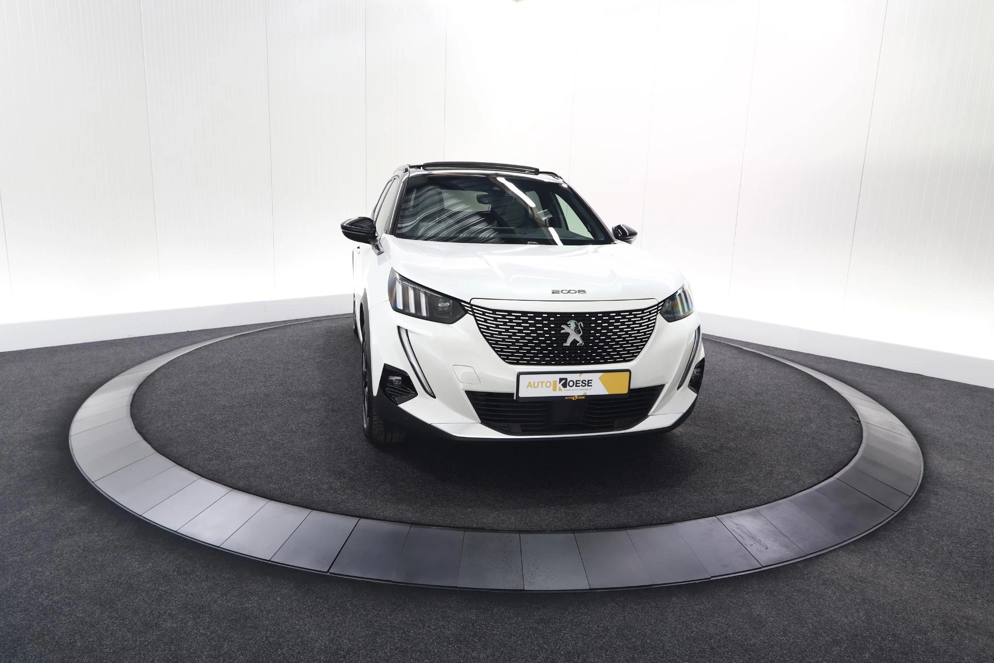 Hoofdafbeelding Peugeot e-2008