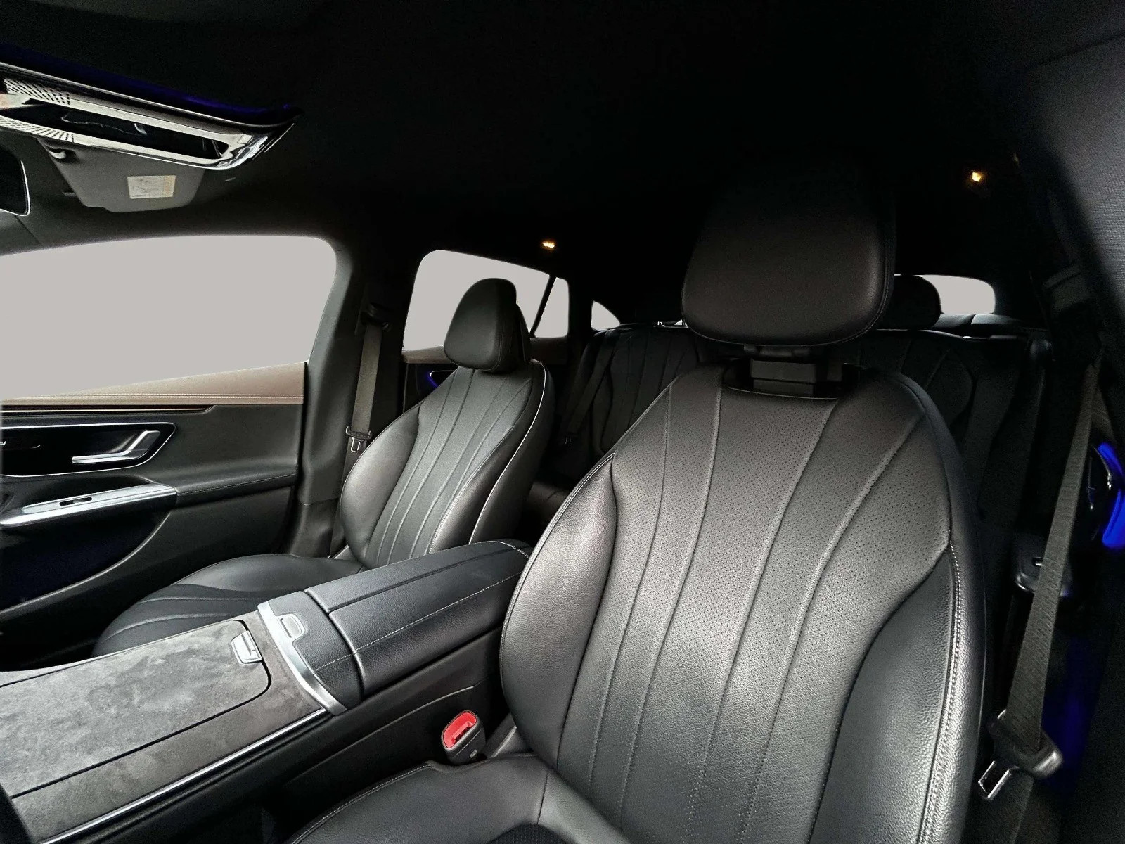 Mercedes-Benz-EQE-image-10