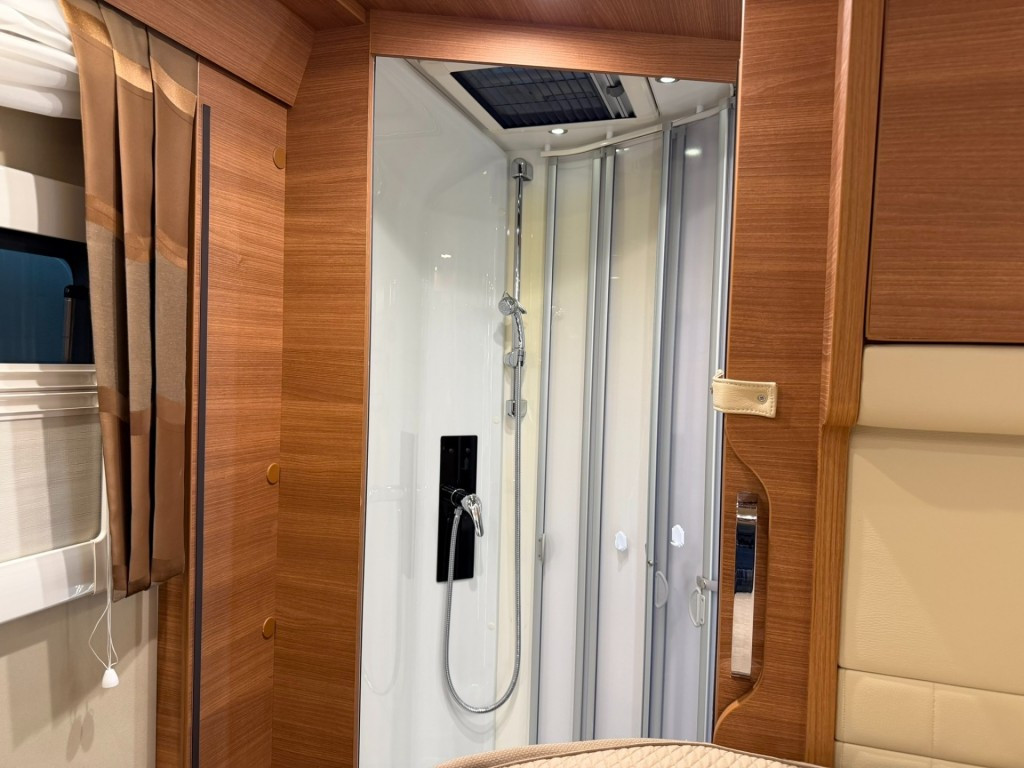 Hoofdafbeelding Carthago Chic C-line 5.0 Qb Suite 180pk Automaat