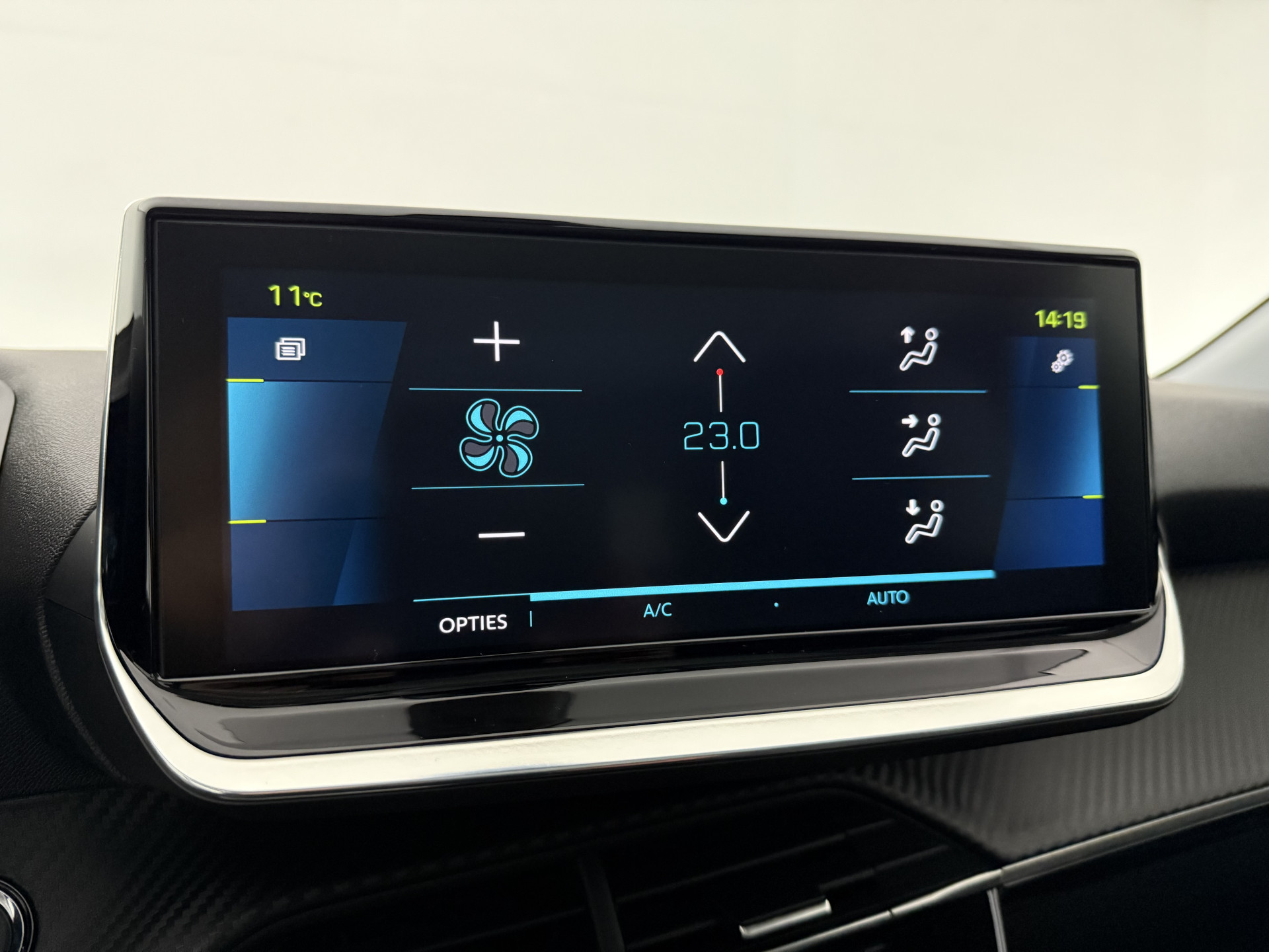 Hoofdafbeelding Peugeot e-208