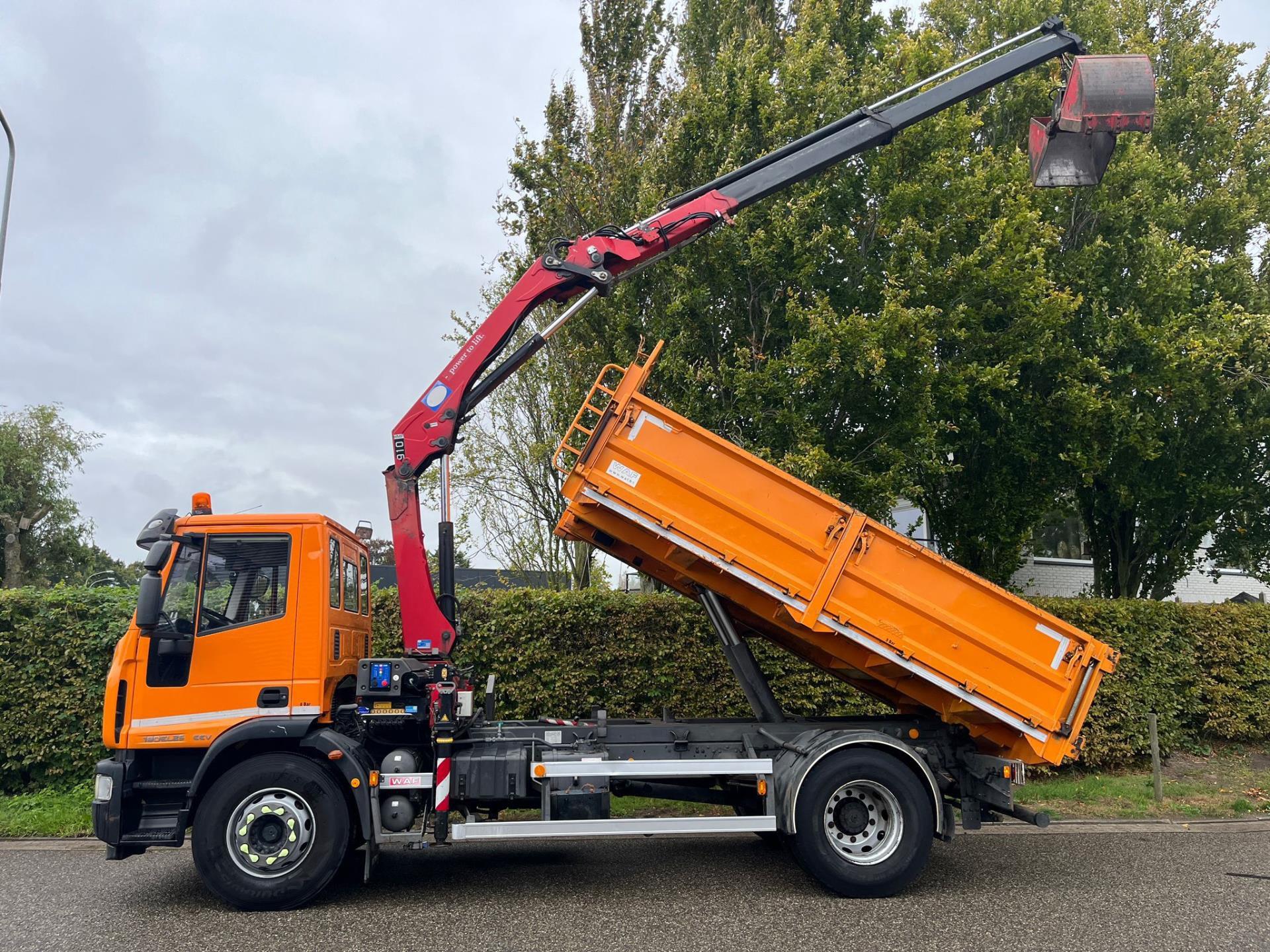 Hoofdafbeelding Eurocargo  190EL25 EEV . kipper , HMF kraan , 