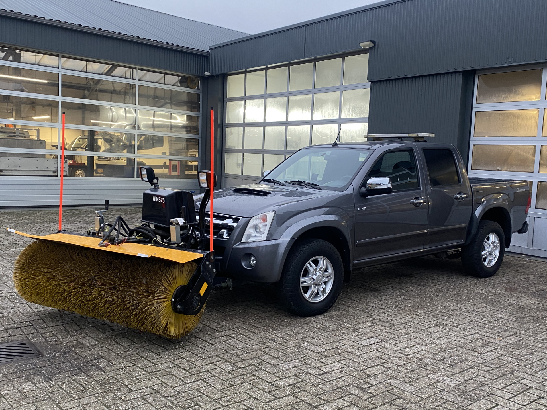 Hoofdafbeelding NIDO Rolbezem Sneeuwbezem