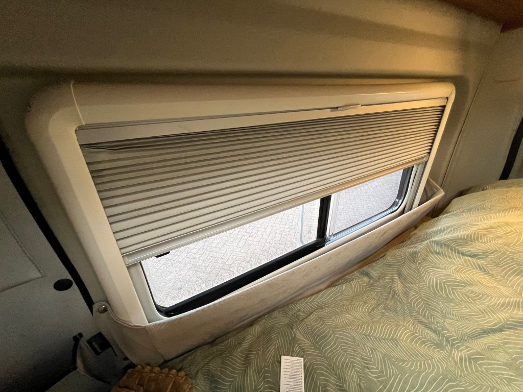 Hoofdafbeelding Pössl Globecar 640 Enkele Bedden Zopnnepaneel